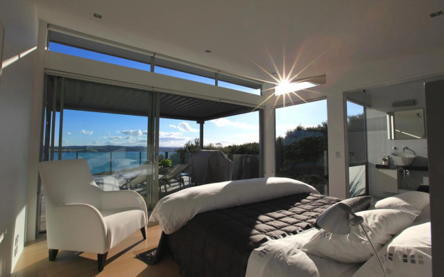 Eagles Nest – Guest Rooms – Russell