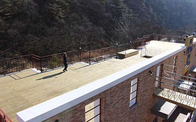 Danyang Leaders Pension