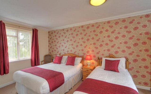 Lochnell Arms Hotel