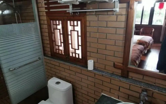 Huangshan Hongcun Yihu Lvyuan Inn