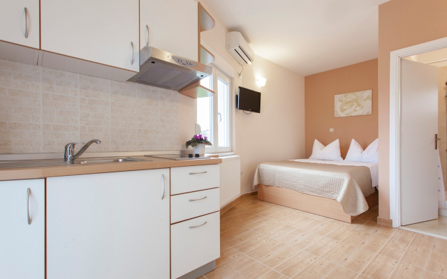 Studio apartment Old Stone: SA1 Sukosan, Zadar riviera