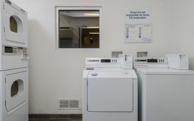 Super 8 by Wyndham Turlock