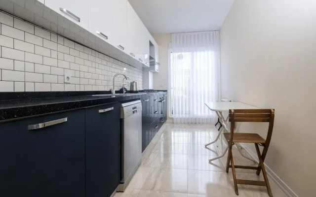 Modern and Central Flat With Balcony in Maltepe