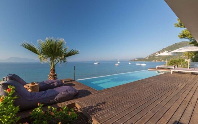 Villa Kastos-Beachfront Villa