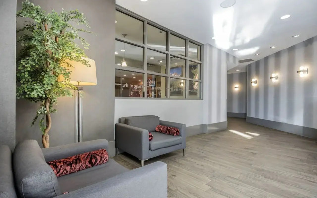 Best Western Plus Vancouver Airport Hotel