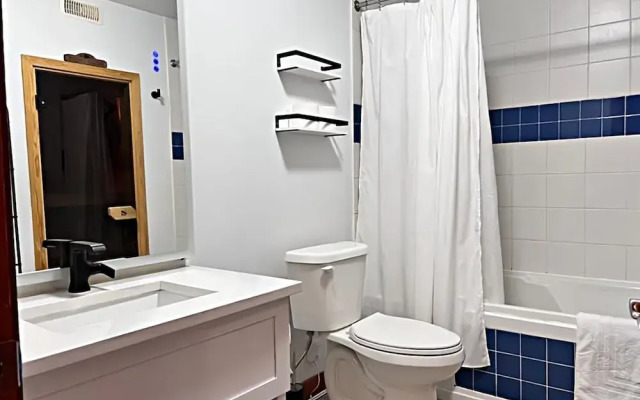 Les Eaux 227-1 by Escapades Tremblant