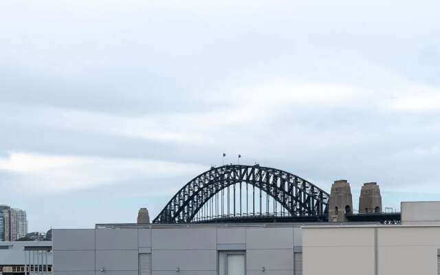 Luxurious Historic Home with Harbour Bridge Views