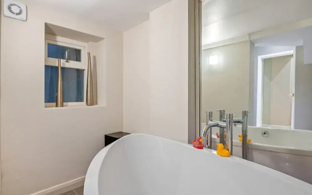 Luxury Central London Apartment With 3 Bedrooms