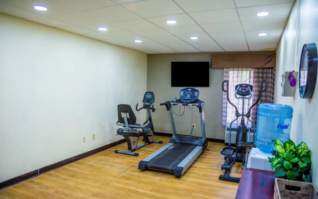 La Quinta Inn & Suites by Wyndham Fayetteville I-95