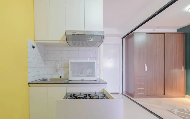 Comfort And Big 1Br At Green Pramuka City Apartment