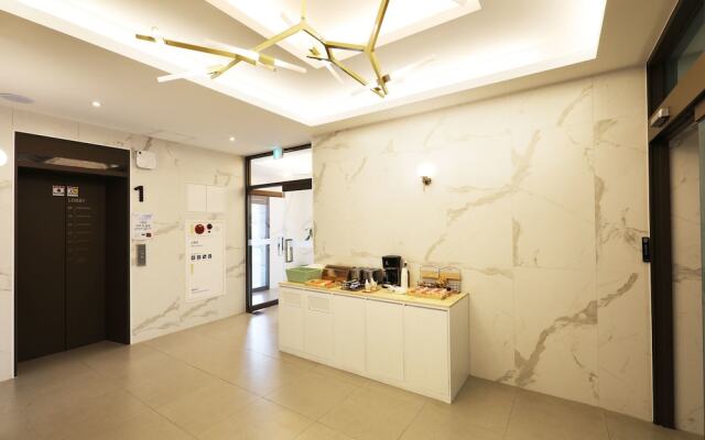 M7 hotel