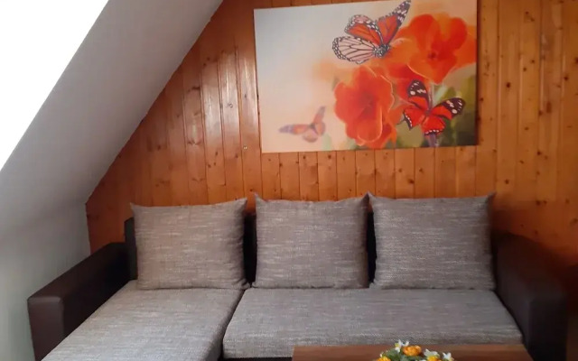 Cozy Apartment near Forest in Lichtenhain