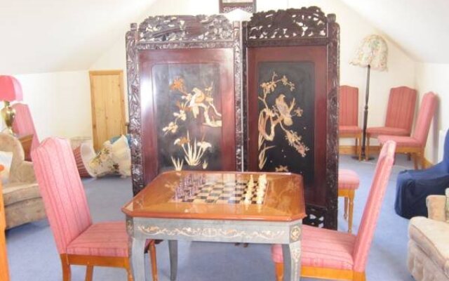 Moyglare Lodge Country House B&B