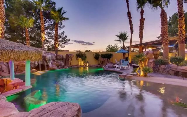 Villa Gordal - Enormous Villa in las Vegas with 39 Sleeps