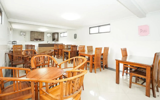 OYO 309 Avila Ketapan Rame Hotel
