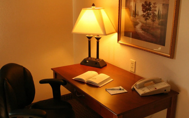 Expressway Suites Fargo