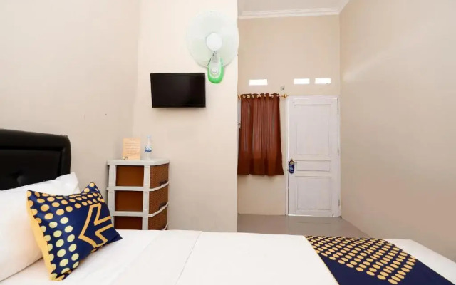 SPOT ON 2027 Putri Guest House Syariah