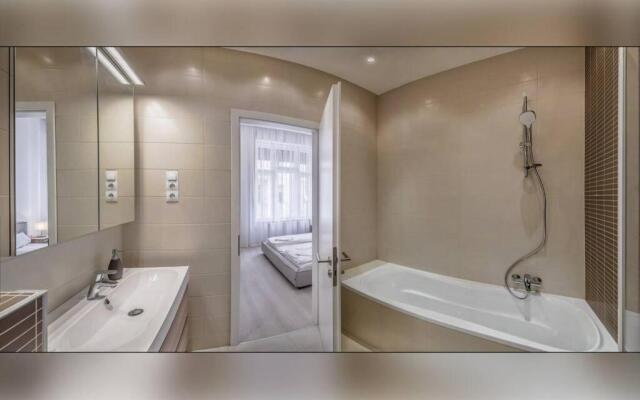 Luminous Design Apartment At Wesselényi Street