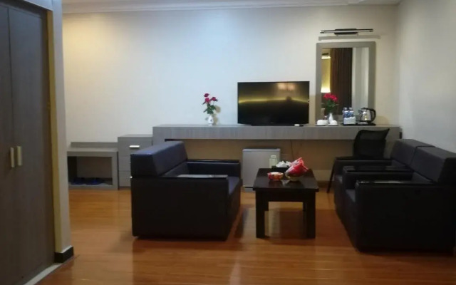 Golden Hill Hotel