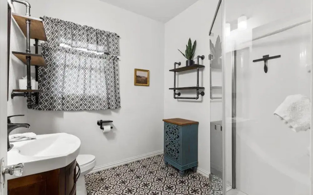 La Nina Charming 3BR Bungalow Pool