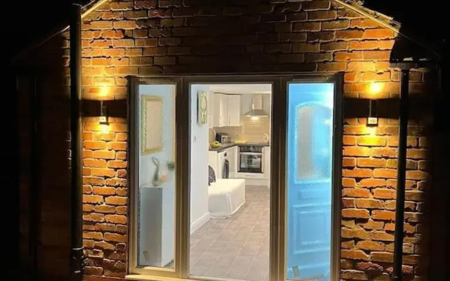 Jacuzzi Spa! Stunning Entire Guest House - Netflix