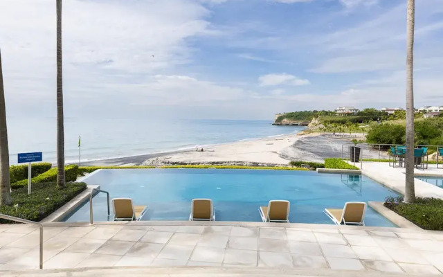The Surf-point Condo by Acomodo Riomar