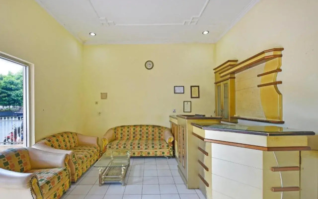 OYO 3722 Hotel Mutiara