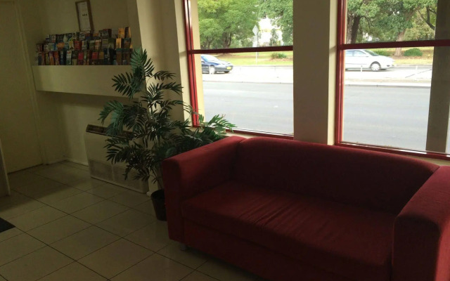 Liberty Plains Motor Inn