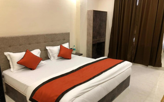 Hotel Frontier Royal