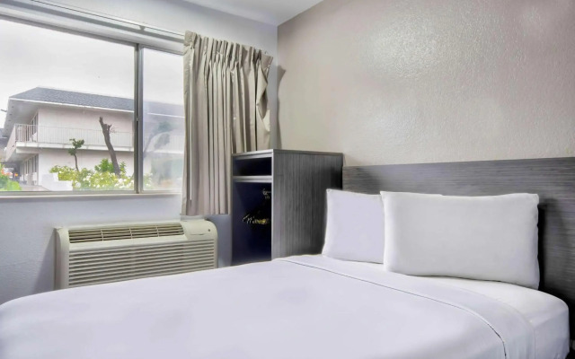 Motel 6 Austin, TX - North