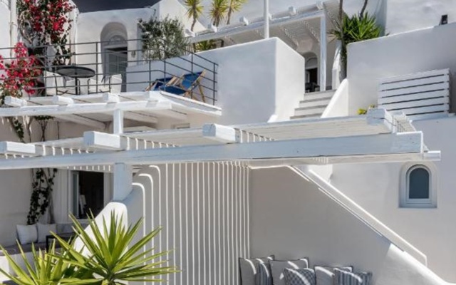 Porto Fira Suites
