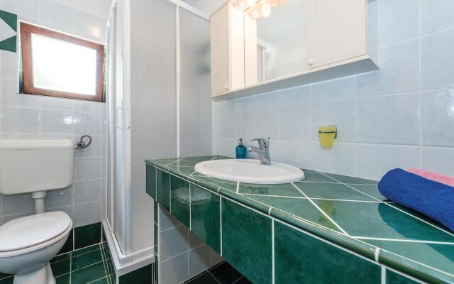 Beautiful Apartment in Grebastica With 2 Bedrooms and Wifi
