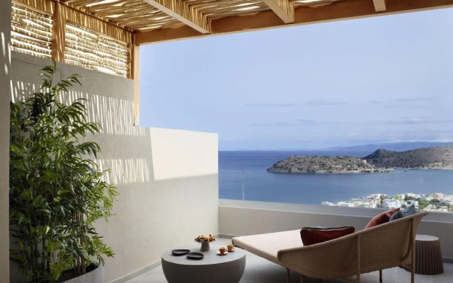 Cayo Exclusive Resort & Spa