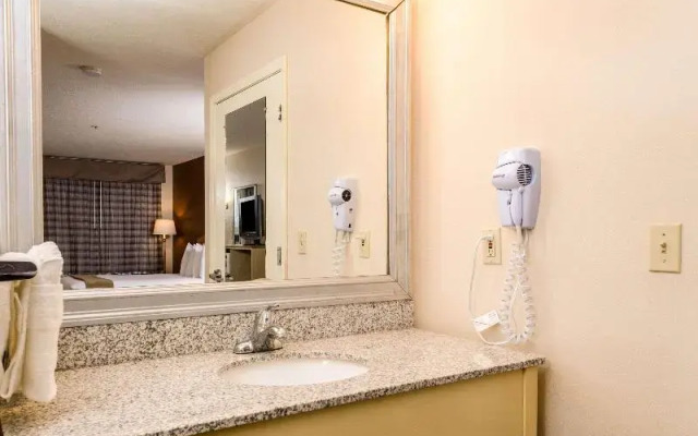 Quality Inn & Suites Lathrop South Stockton