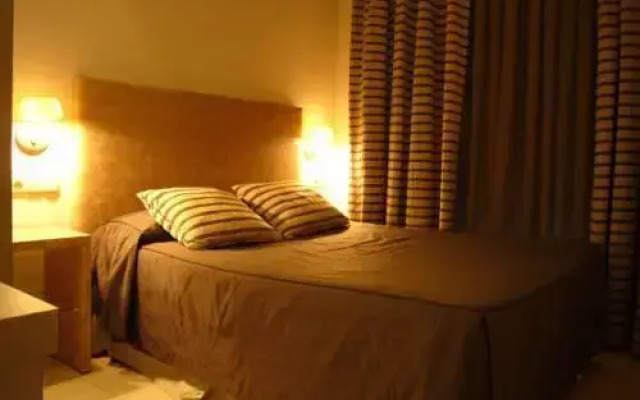 Apartaments Sant Jordi Sagues