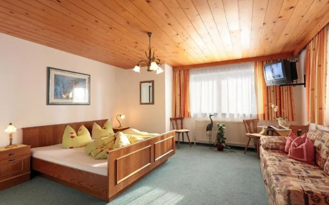 Haus Schroll