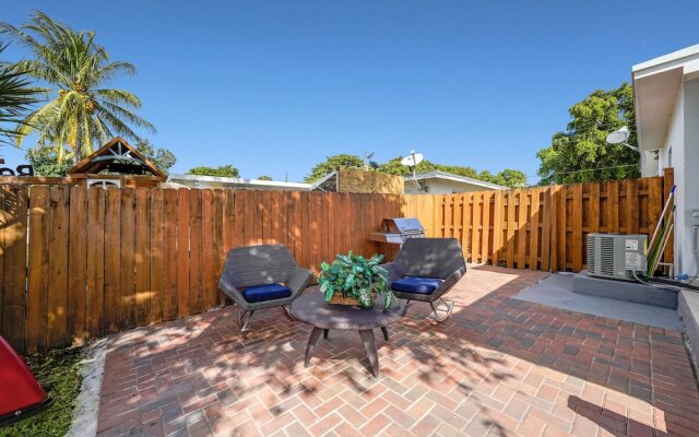 Sunny Waterside A in Dania Beach