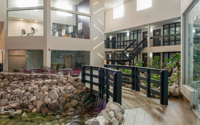 Coast Nisku Inn & Conference Centre