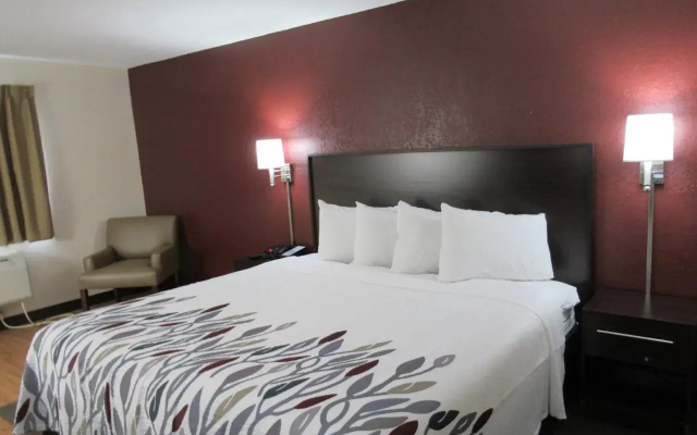 Red Roof Inn Auburn