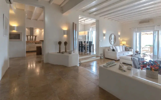 Hera iconic Mykonian Villa