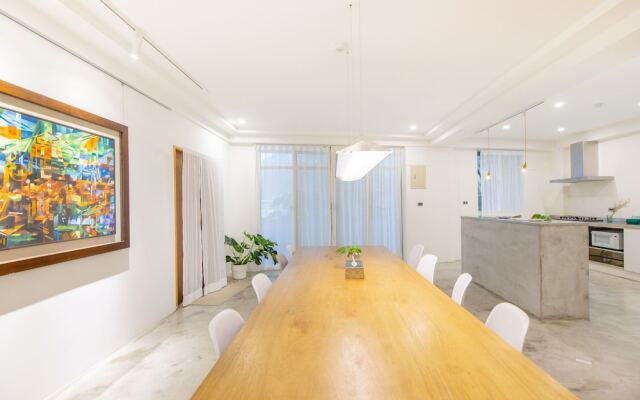 OwlStay Jiufen Green Ray