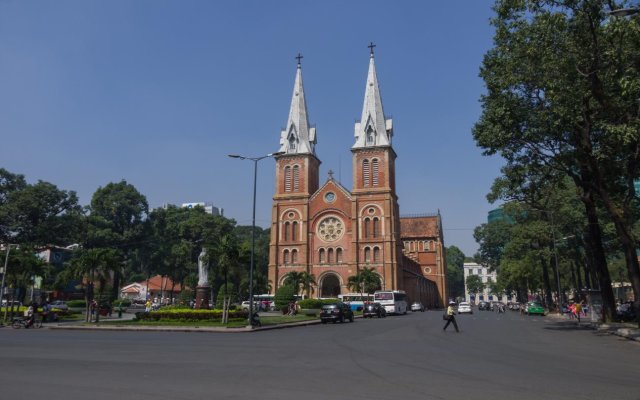 Central Park Saigon Hotel