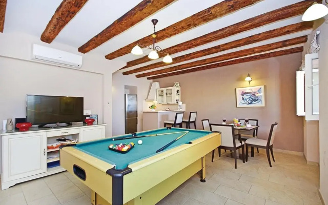 Amazing Home in Trsteno With Sauna, Wifi and 6 Bedrooms