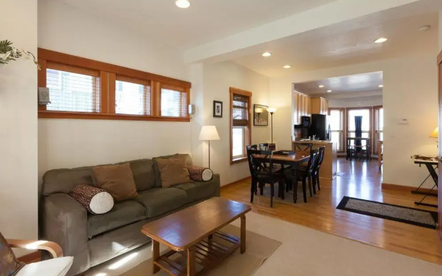 Pet-Friendly Venturi with Fireplace and BBQ on the Deck by RedAwning