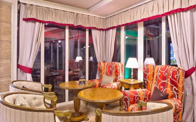 Club Central Hotel