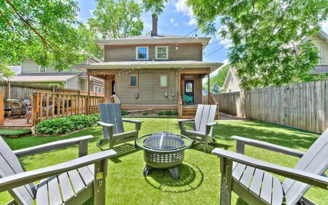 Cozy 3BR Home in Bates-Hendricks