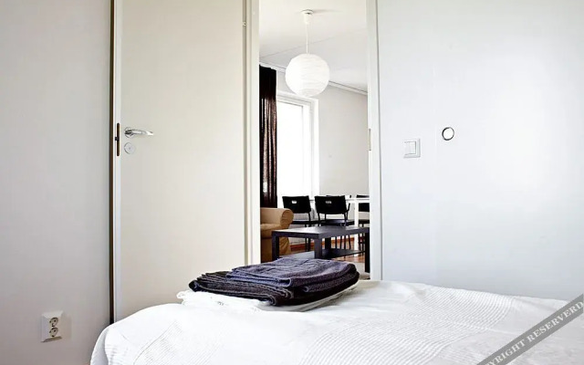 Airport Apartments