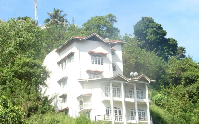 Kandyan Crown Hotel