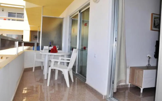 Las Camelias Apartments