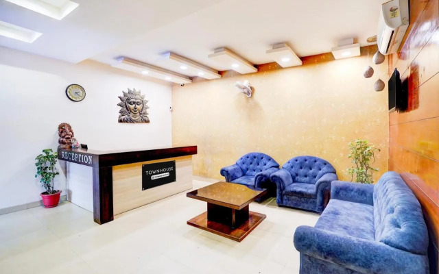 OYO Rooms Railway Station Raja Road 1